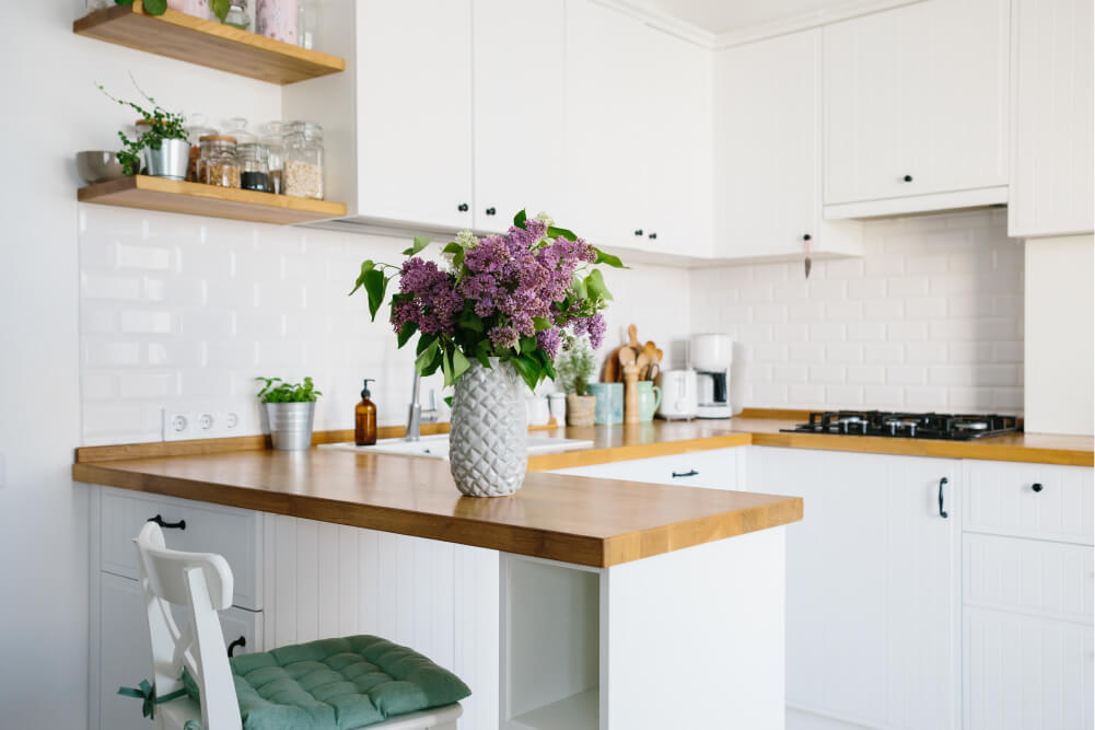 How to Create a Functional and Stylish Small Kitchen